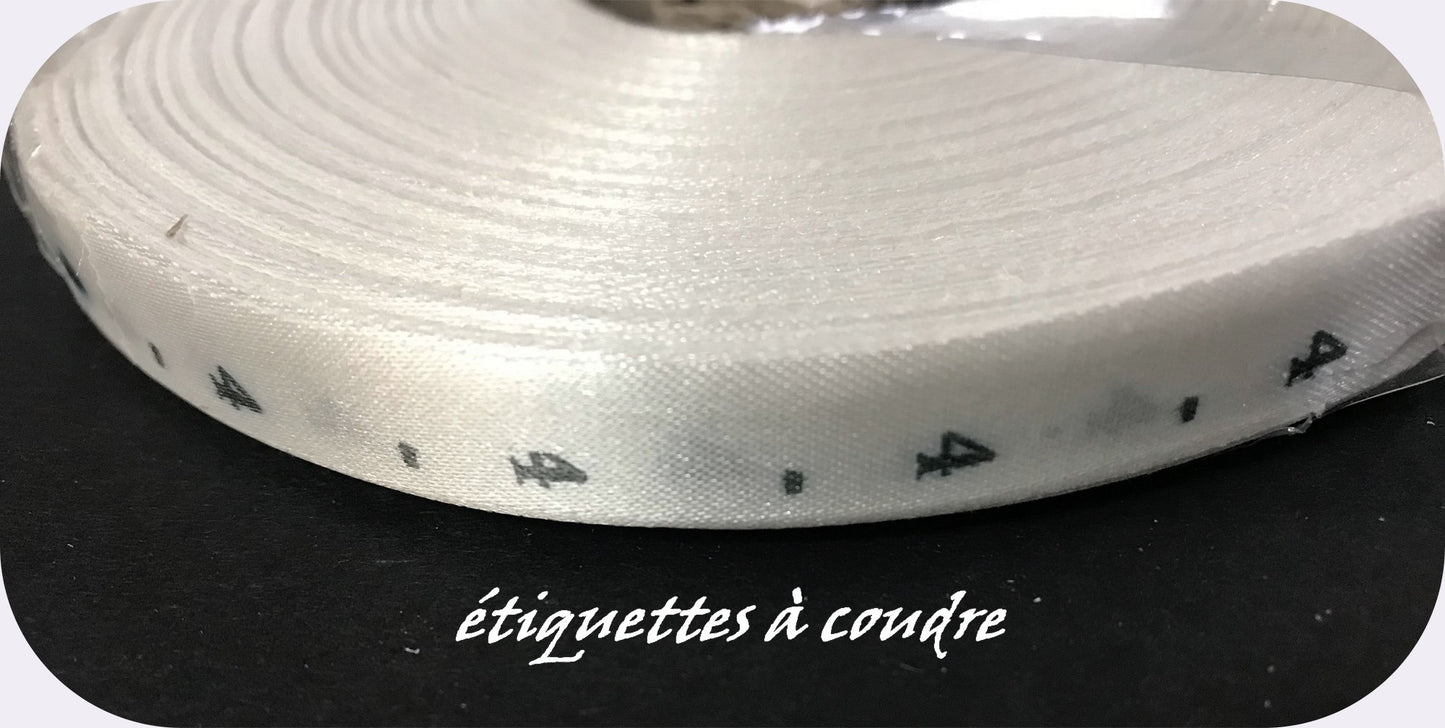 1000 Etiquettes De Vêtements " Taille 4" Par 1000 Pièces A Coudre, Contexture Pour Confection.
