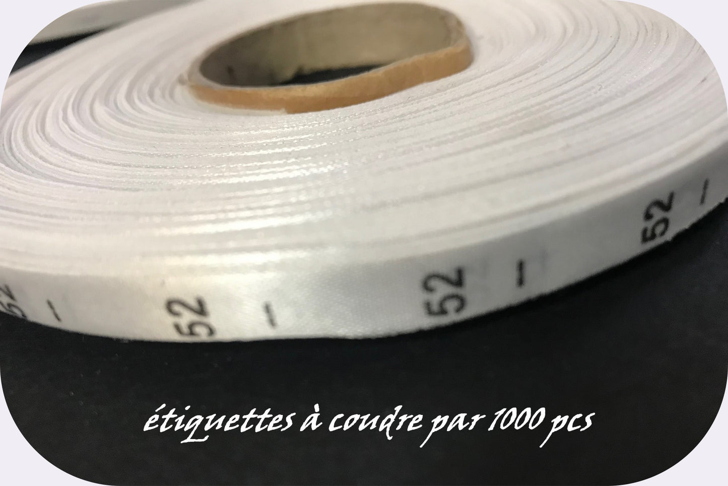 1000 Etiquettes De Vêtements " Taille 52 " Par 1000 Pièces A Coudre, Contexture Pour Confection.
