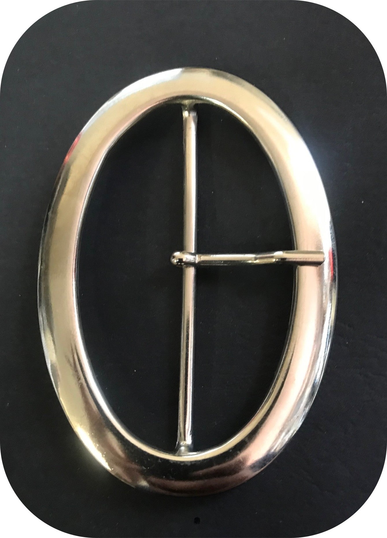 "Boucle en Métal Argenté : Sublimez vos créations avec notre élégante boucle ovale en 7 cm avec ardillon"