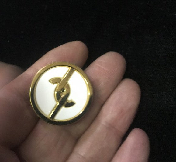 Bouton çerclé Doré En Taille 28 mm A Queue Style " Chanel " Pour La Couture
