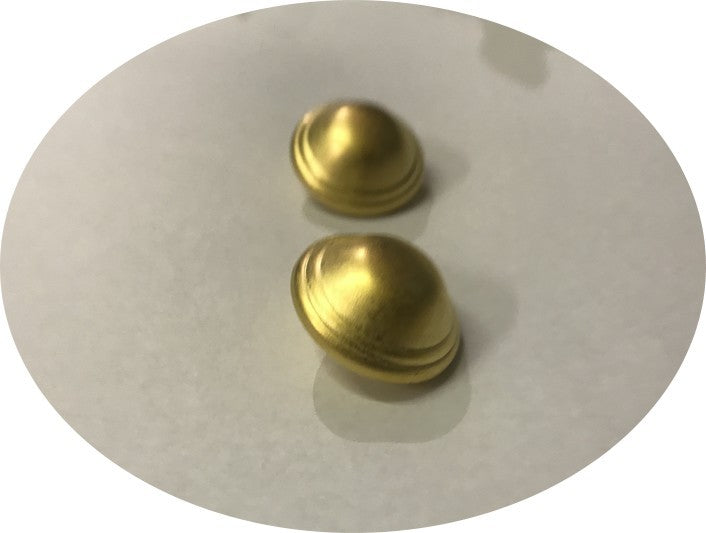 Bouton Doré demi boule Style Chanel Couture.