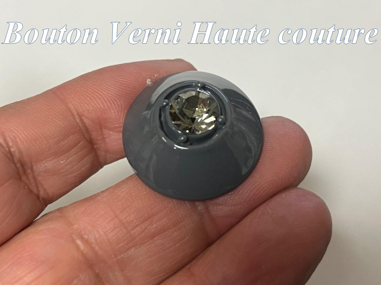 Bouton Strass Mètal Verni en Gris Haute Couture A Coudre En Taille 22 mm Couture