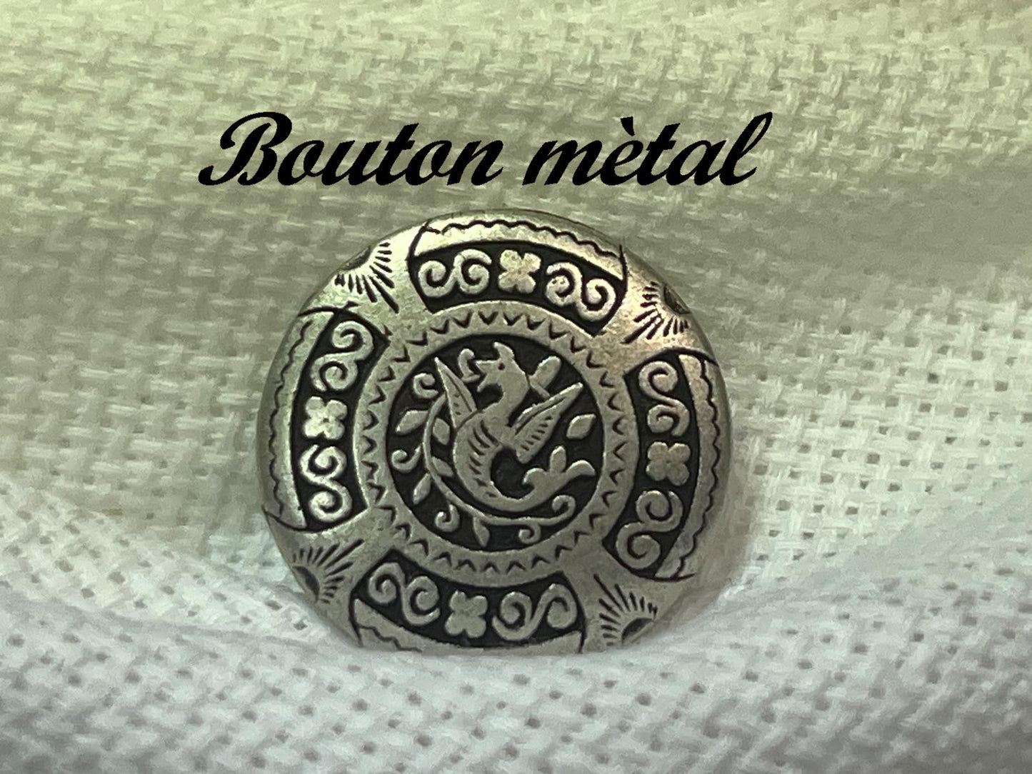 Antique Silver Metal Sewing Buttons Decorated with Patterns to Enhance Your Creations: Vintage Elegance