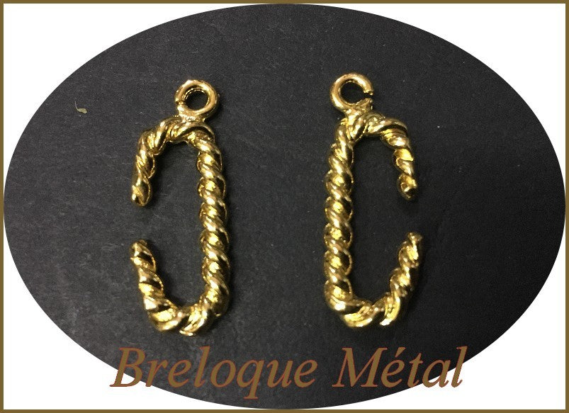 Dije colgante de metal dorado para personalizar collares, pulseras y manualidades.
