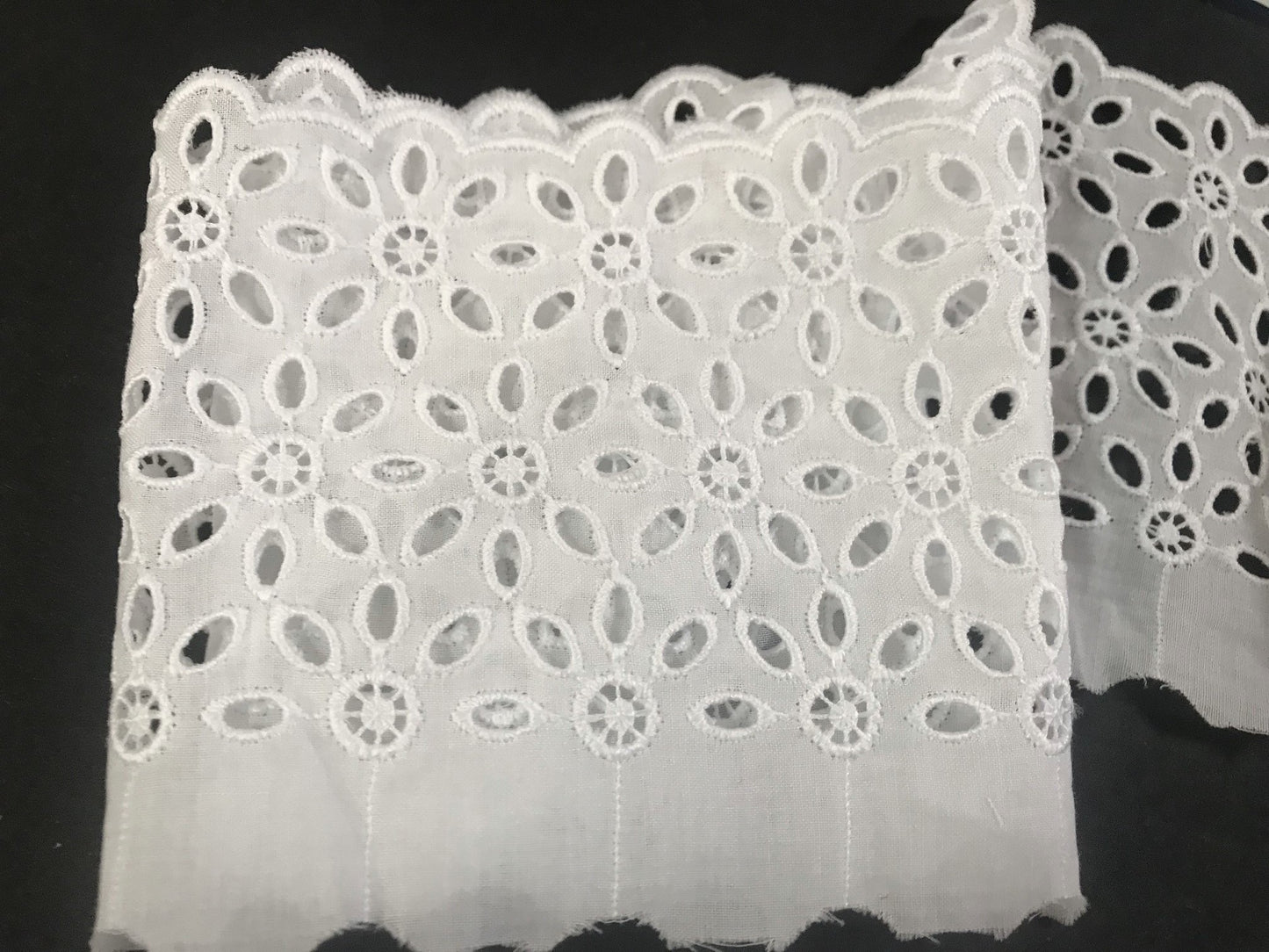 10cm White English Embroidery in Cotton Fabric, for Creative Hobbies.