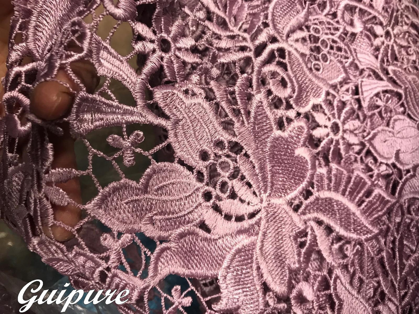 Encaje Guipur Rosa Antiguo por Metros en Ancho Amplio, para Confección de Vestidos de Ceremonia y Lencería.