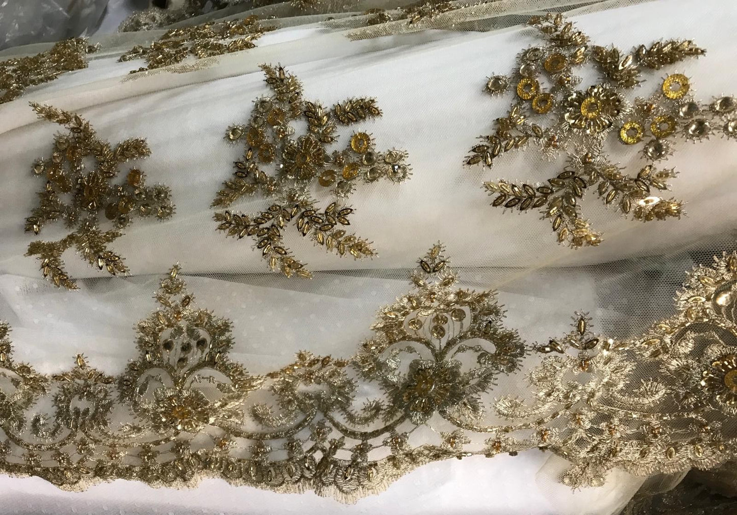 Dentelle Perlée Doré Or Au Mètre En Grande Largeur Pour Caftan Et Cérémonie.