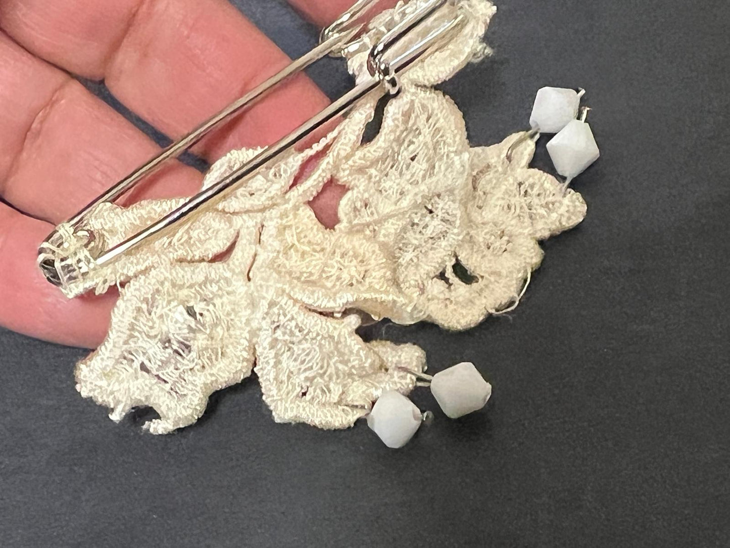 arrière de la Broche couture