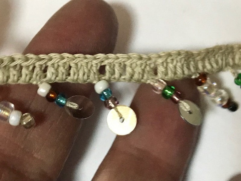Fleco de 2 cm en Beige Perla por metro en cinta de macramé