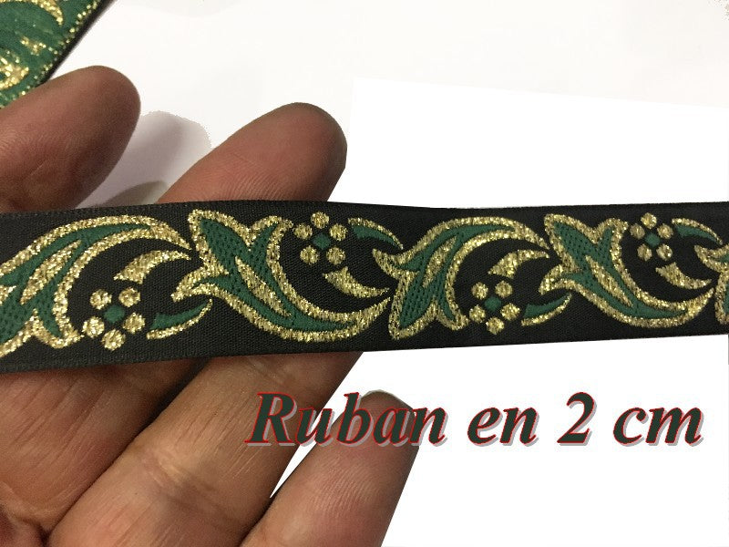 Galon Ruban Doré Or Fantaisie Sur Fond Noir en 2 Cm.