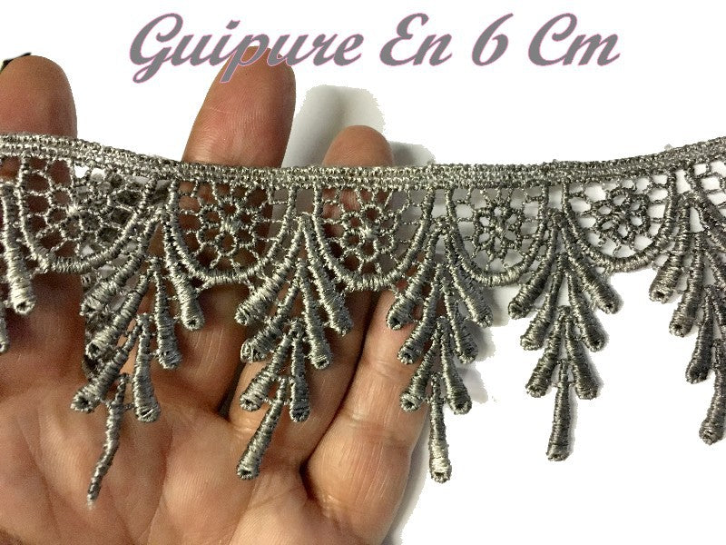Guipure by the meter in 6 cm in gray color to sew in fringe.