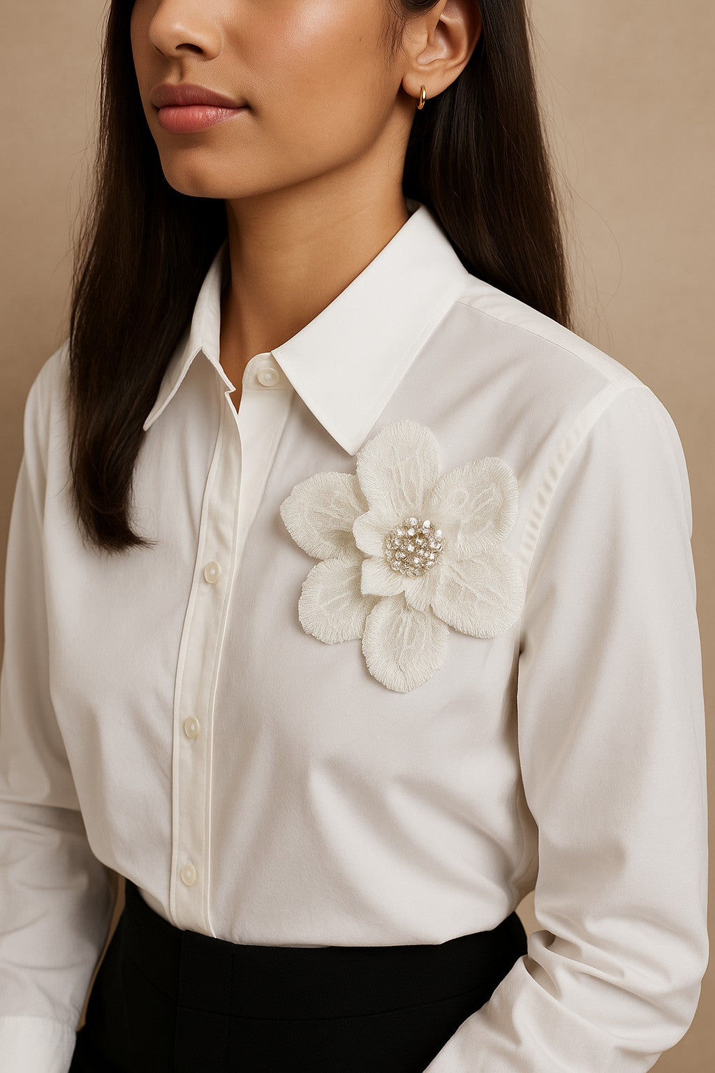 Galon Fleurs Au Mètre En Coton Blanc Orné De Strass Cristal Pour Robes de Mariages, Cérémonies et Customisations De vetements.