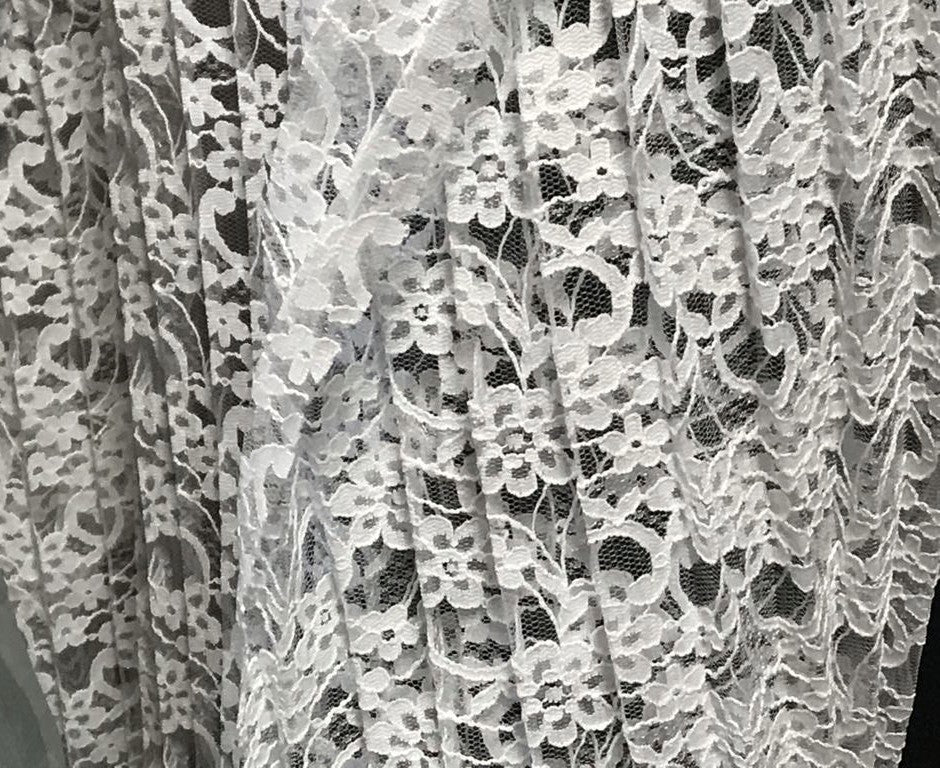 Plissé en Dentelle Blanche 145cm - Élégance Pure et Raffinée | White Pleated Lace 145cm - Pure Elegance