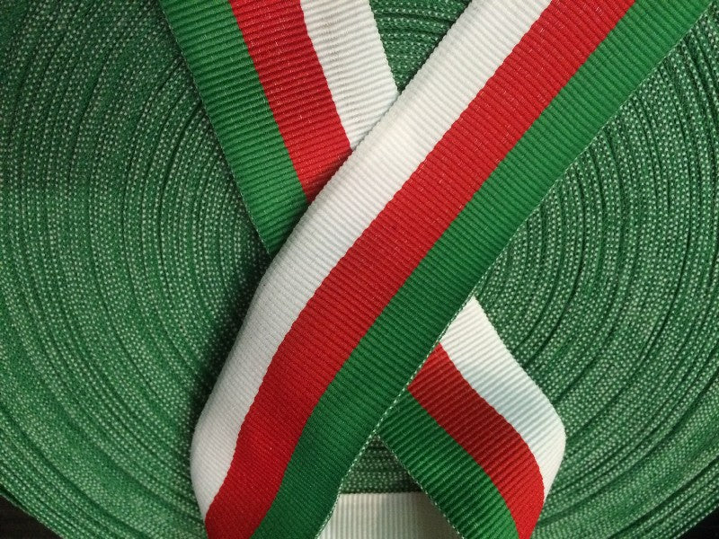 Ruban Au Mètre En Gros Grain Blanc Rouge Vert En 35 mm.