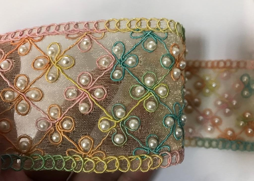 Ruban Brodé et Orné de perles blanches Pour Décorations Caftans Ceintures Et Customisations.