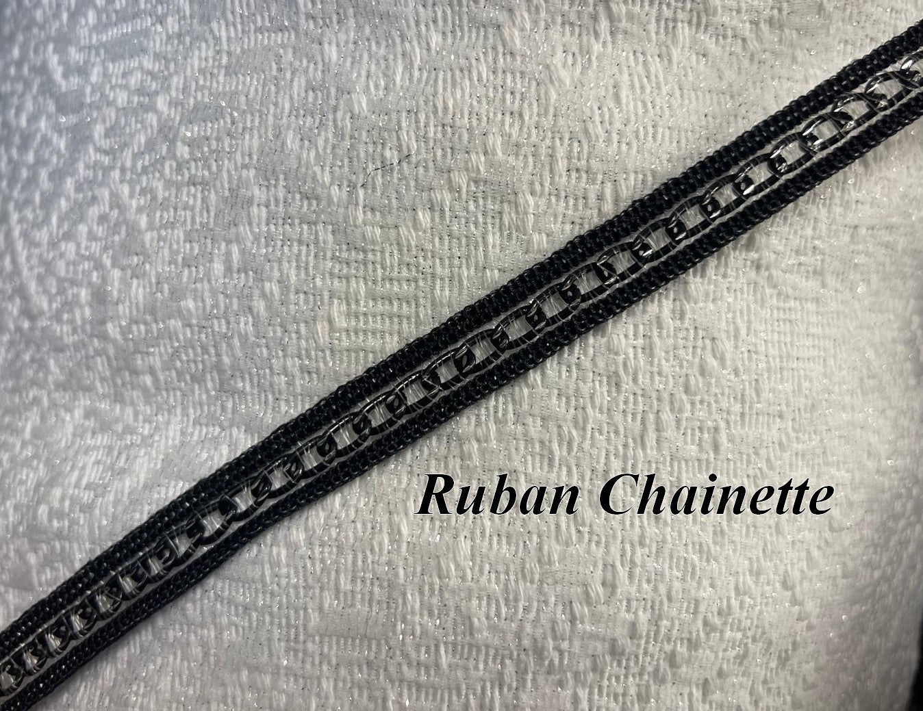 Ruban Décoratif Noir avec Chaînette - Accessoire Haute Couture