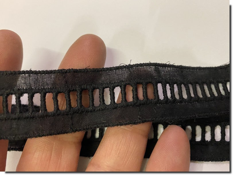 Ribbon Day Scale Between Two Black Cotton 25 mm Finished By The Meter