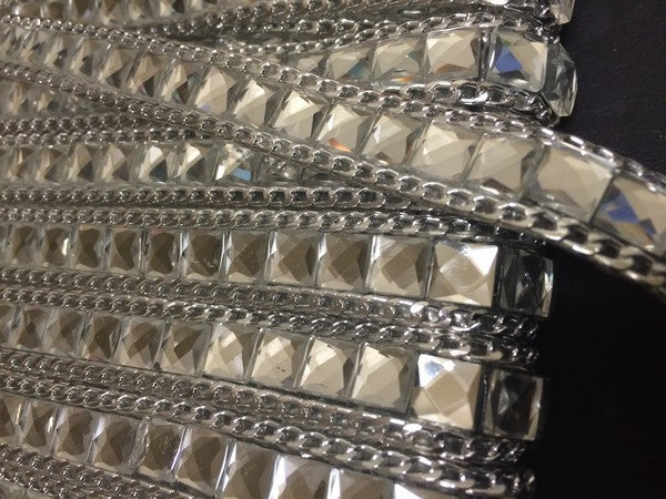 Ruban Strass Au Mètre En 15 mm Blanc Cristal Orné De Chaine Argent.