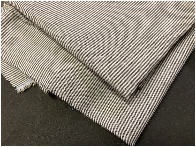 Tissu Coton Gris Imprimé Fine Rayure Au Mètre En Grande Largeur