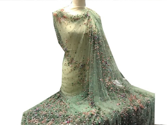 Tissu Haute Couture Pérlé Sur Résille Vert Tilleul Pour Caftans Et Cérémonies.