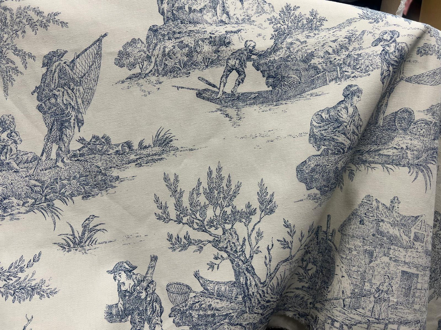Toile de Jouy fabric 280 cm wide – Ecru background with blue print, for furnishings and decoration