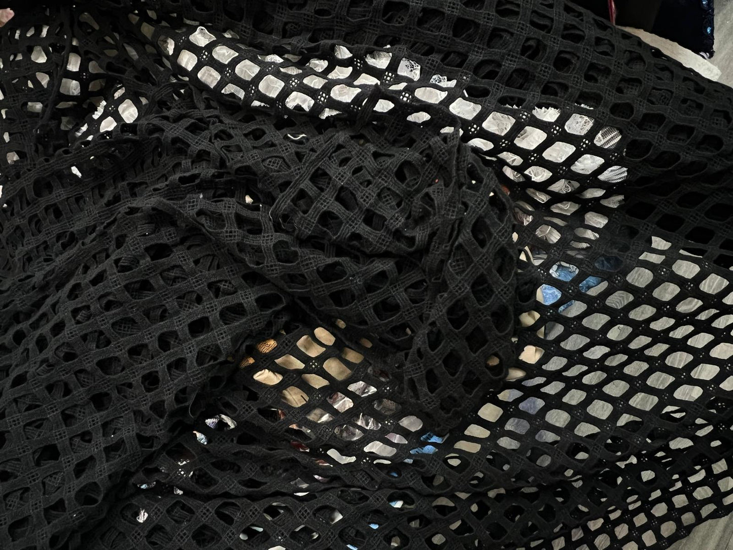 Filet en Coton 128 cm - Maille Ajourée 2x2 cm - Tissu Non Extensible