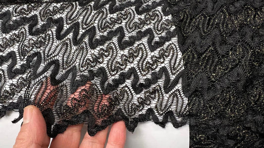 Dentelle Ajourée Stretch 150 cm Noir et Fil Doré
