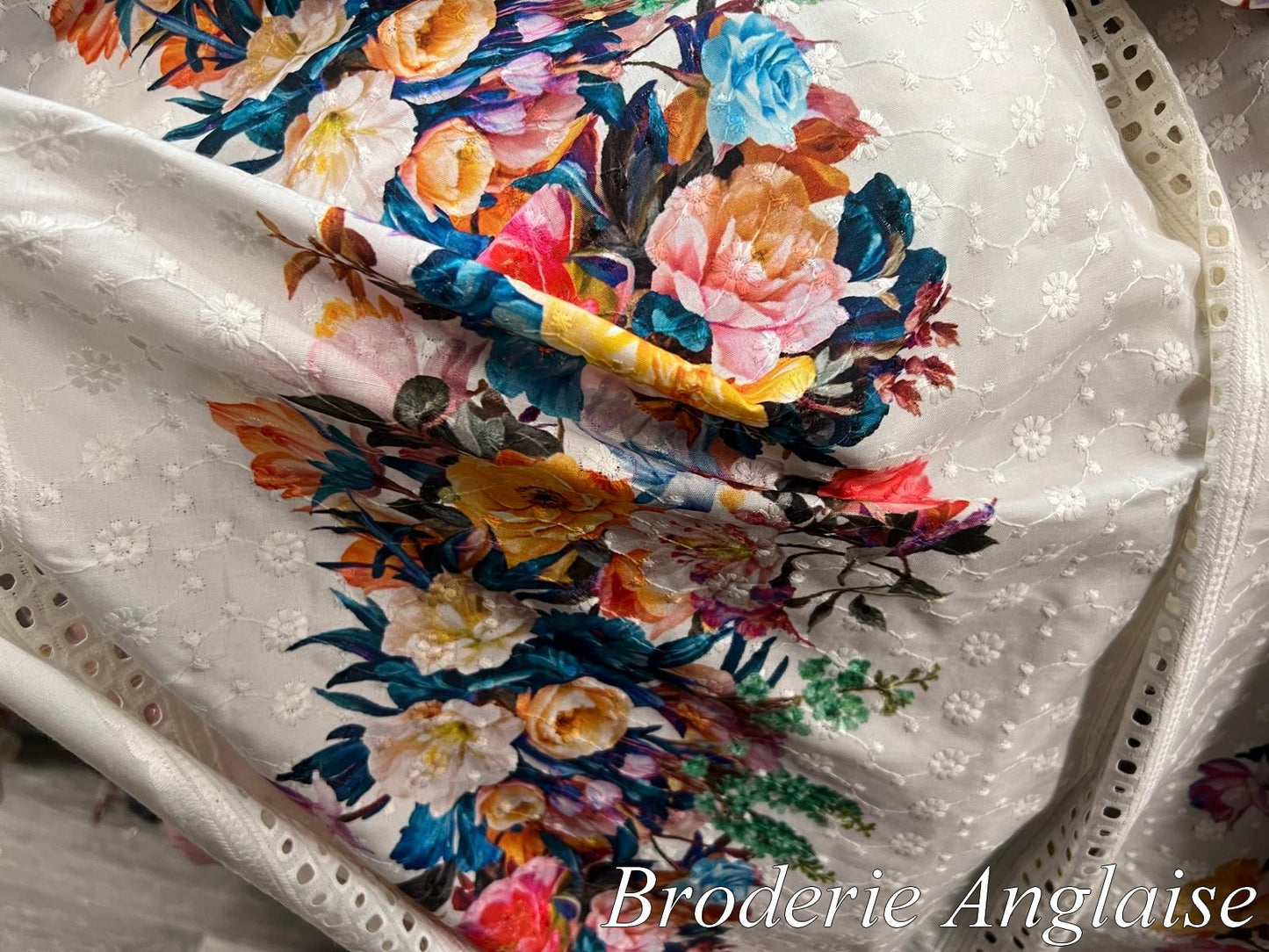 Tissu Broderie Anglaise Fleurie 100% Coton