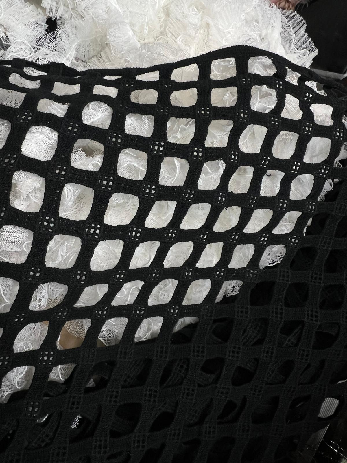 Filet en Coton 128 cm - Maille Ajourée 2x2 cm - Tissu Non Extensible