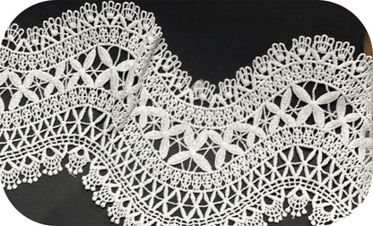 Guipure Festonnée Blanche 12 cm - Dentelle au Mètre Motif Floral