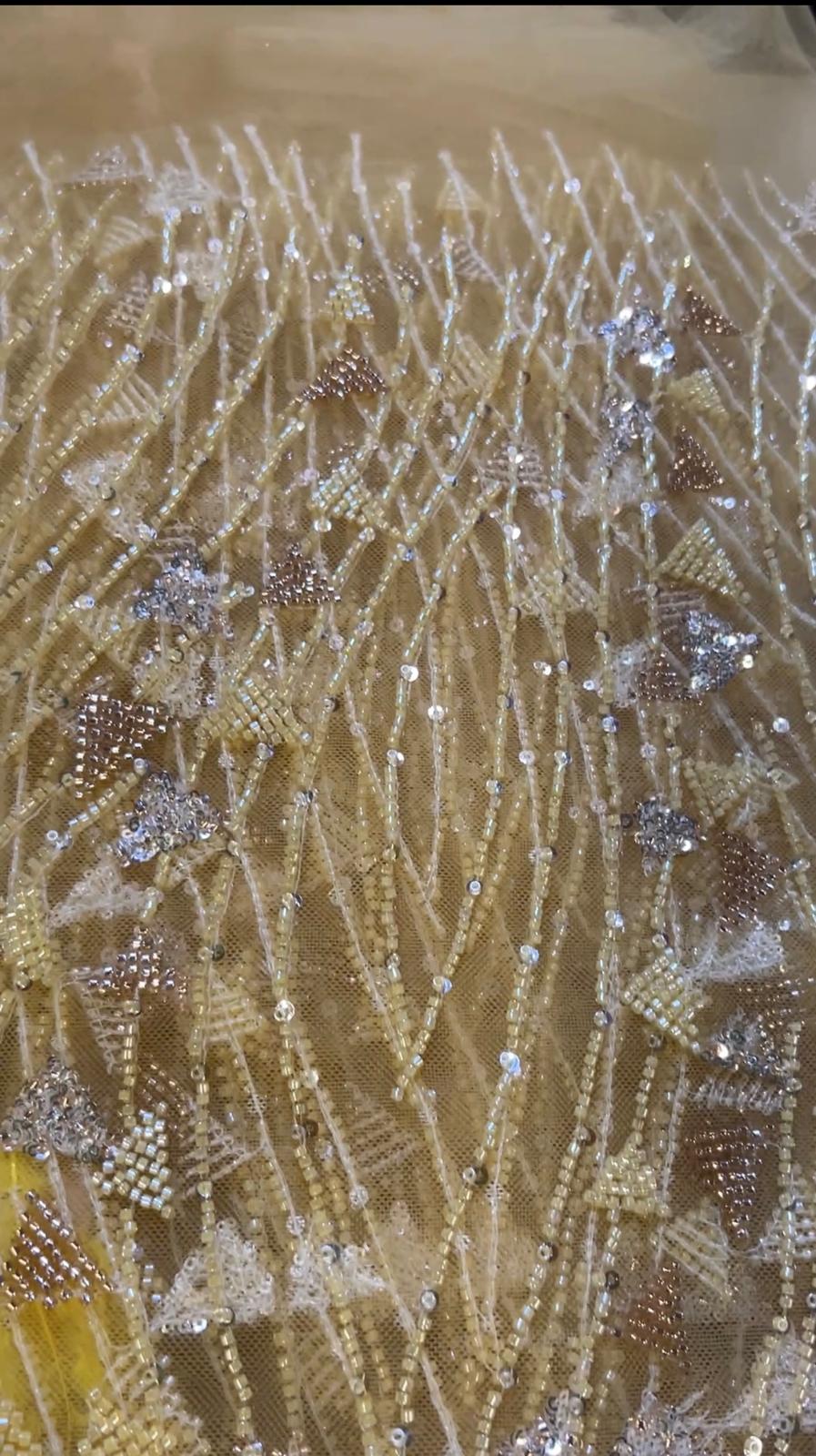 Tissu Haute Couture Plumes & Perles Doré