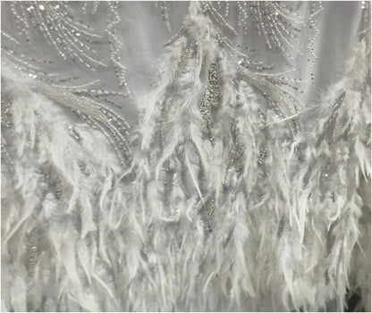 Dentelle Tissu Ivoire Perlée Ornée de Plumes sur Tulle – Tissu Mariage Haute Couture 145 cm