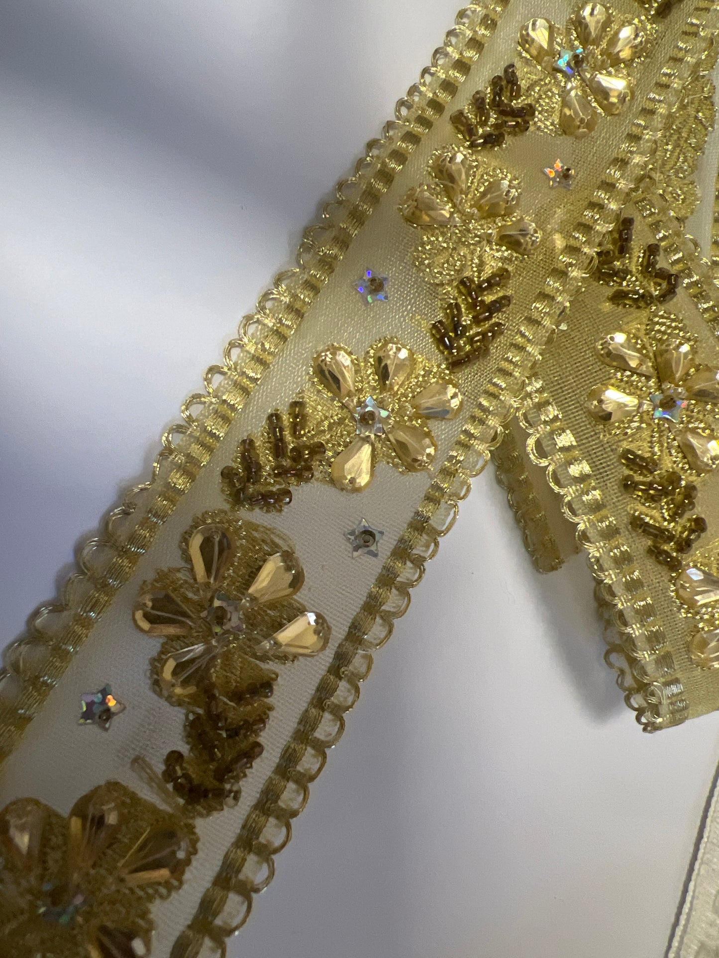 Galon strass et perle doré 35 mm