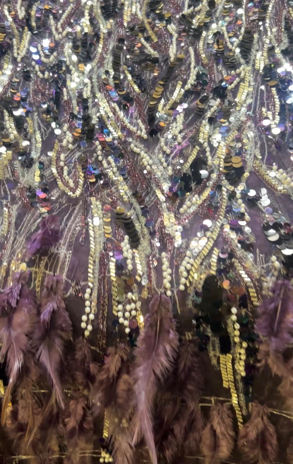 Coupon de 3,50 mètres – Tulle Haute Couture sequins & plumes mauves violettes (140 cm)