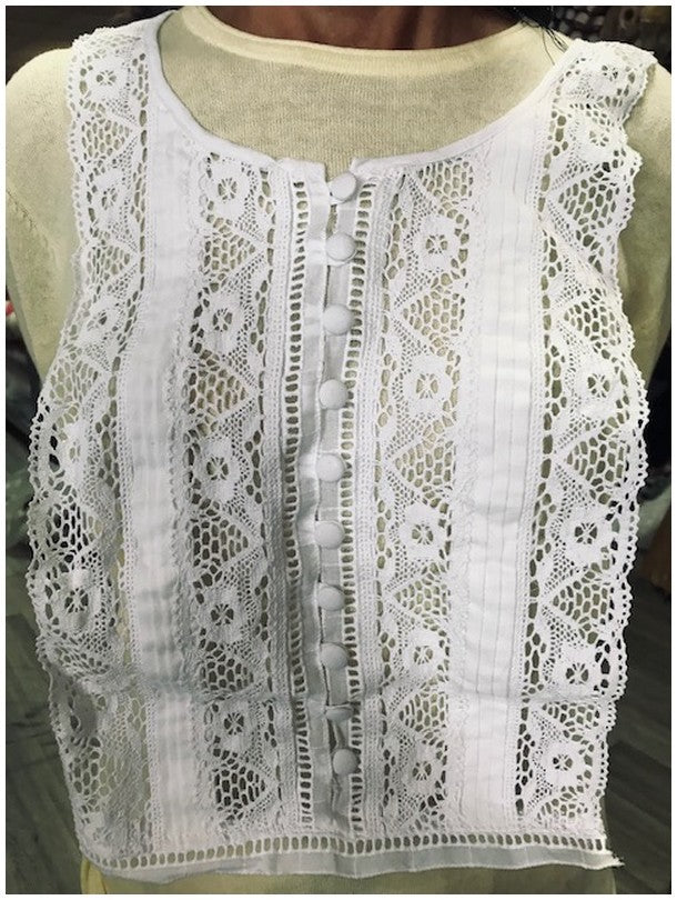 Applique Encolure Blanc A Coudre En Dentelle Macramé En  Forme De Gilet Boutonné.