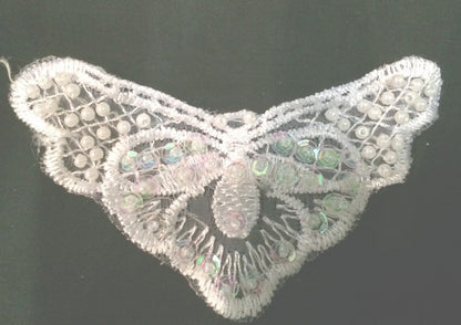 Applique guipure en forme de papillon perlé Blanc.