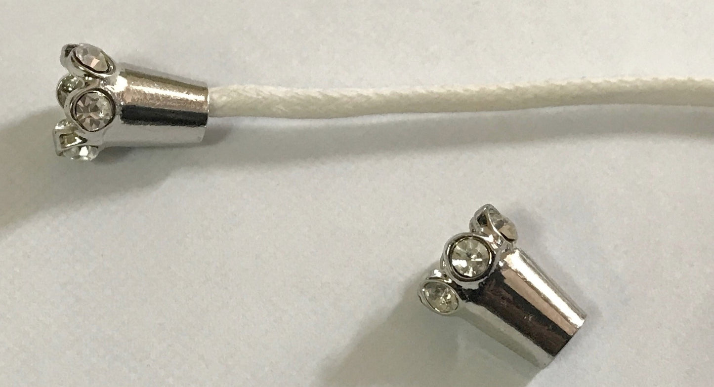 Arrêt Embout de Cordon Argenté orné de Strass Blanc : Ajoutez une Touche de Glamour à Vos Projets de Couture