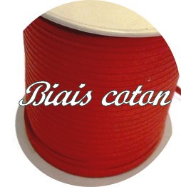 Biais Replié EnTissu  Coton Rouge a Coudre Pour Loisirs Créatifs.