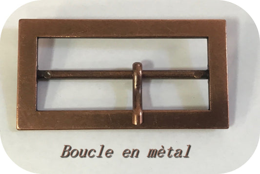 boucle en métal en 6,5 cm carré couleur rouille avec ardillon
