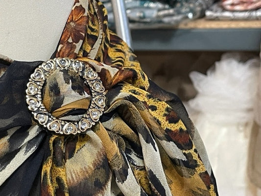 Boucle Strass Ronde Noir Et Doré Pour Ceinture A Coudre, Pour Décorations Et Customisations.