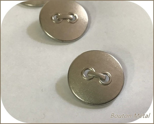 Bouton Argenté Métal Couture Diamètre 22 mm.