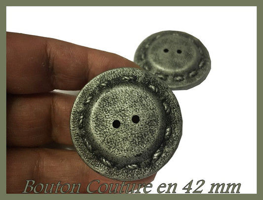 Bouton De Couture  Gris  Fantaisie En Taille 42 mm Pour Vestes Manteaux et Tailleurs.