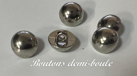 Bouton Demi-Boule Argenté Couture en Diamètre 12 mm.