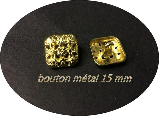 Gold Sewing Button Size 15 mm Square