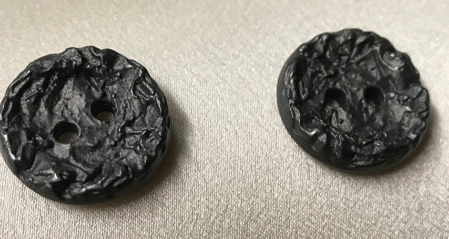 Grey Marbled Sew-on Button, size 18 mm.