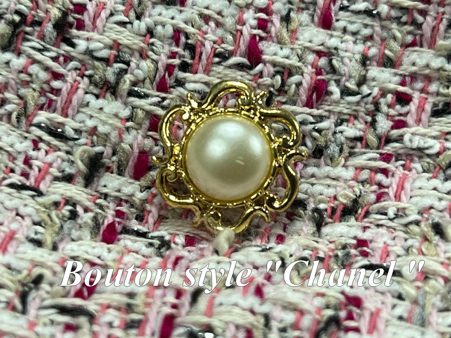 Gold Chanel style button with pearl – Timeless elegance to enhance your couture creations