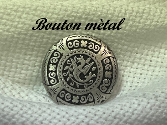 Antique Silver Metal Sewing Buttons Decorated with Patterns to Enhance Your Creations: Vintage Elegance