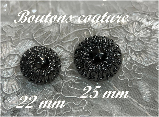 Grey Sewing Buttons in Diameter 25 mm for Tailored Jackets: Chic and Practical
