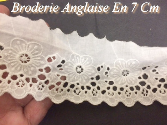English Embroidery Cotton by the Meter in 7 cm White to Sew.