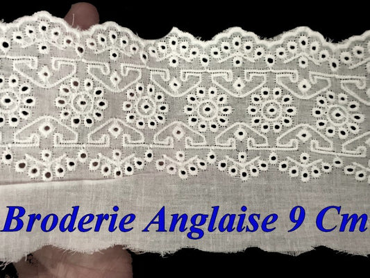 English Embroidery Cotton by the Meter in 9 cm White